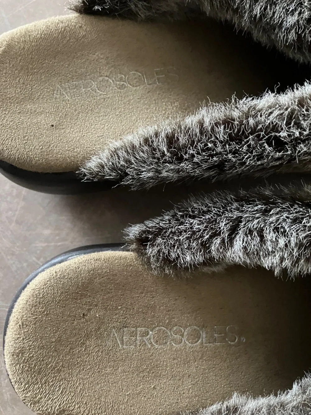 Women’s Aerosoles Faux Fur-Lined Clogs Size 8.5